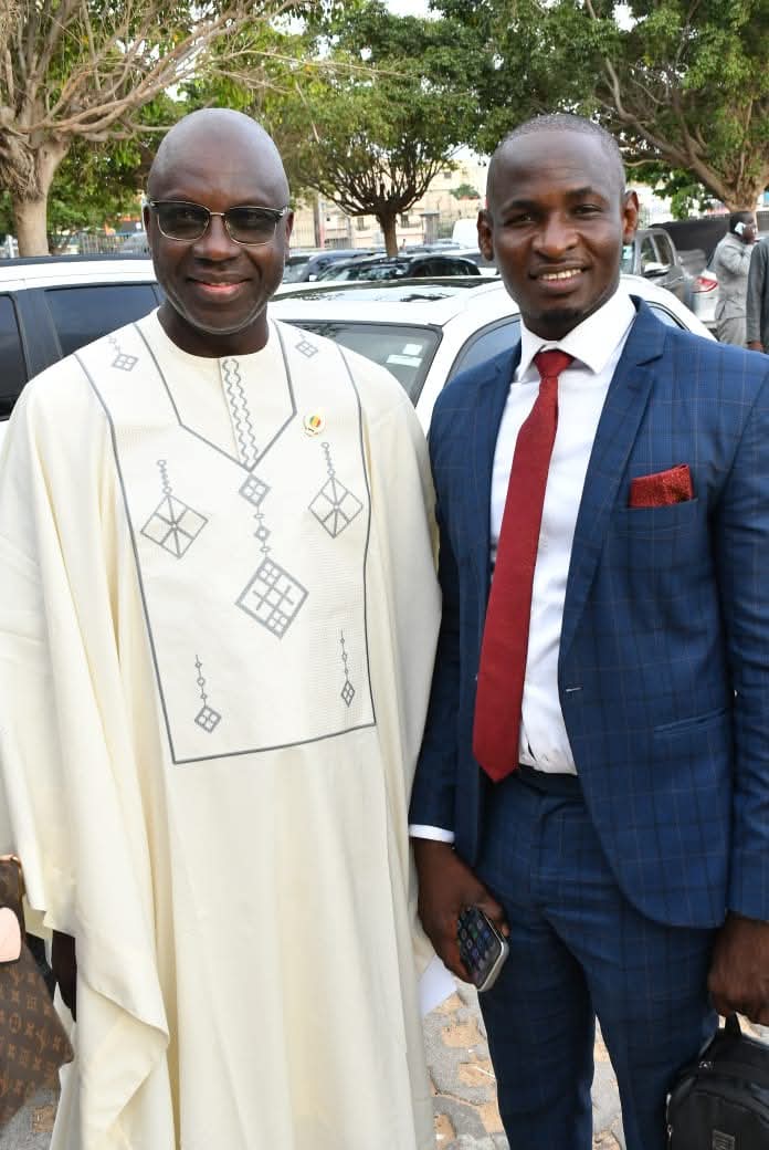 📌🇸🇳 Le Premier ministre Ousmane Sonko a présenté ce 1er août 2025, une nouvelle dynamique de transformation structurelle à travers le Plan de Redressement Économique et Social "Jubbanti Koom".

Lee programme s’inscrit dans une vision stratégique en trois temps :
🔹Une phase de