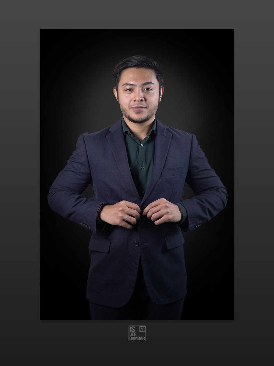 isbergambar's tweet image. Ready to make a powerful first impression?

In today's professional world, a strong corporate headshot is more than just a photo – it's your brand, your confidence, and your story.

#CorporateHeadshot #ProfessionalHeadshot #BusinessPortrait #LinkedInProfile #PersonalBranding