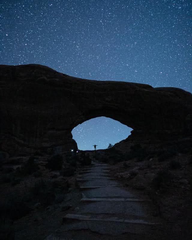 ثلاثة اشياء وصفها الله بالجمال 
" صبر جميل .. هجر جميل .. صفح جميل "
فأصبر بلا شكوى و أهجر بلا أذى وأصفح بلا عتاب.