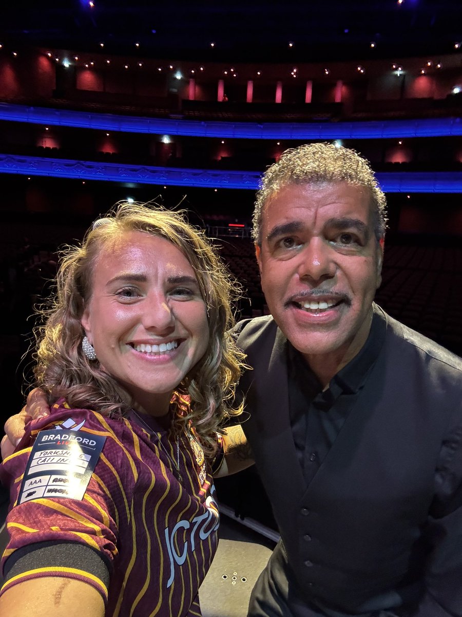 Karen Bennett (@kazza_belle) on Twitter photo Tonight was pretty bloody special!!! To sing on opening night was epic but to join <a href="/chris_kammy/">Chris Kamara</a> and <a href="/realaled/">Aled Jones</a> down at the front for a solo spot in Midland Road will forever live with me! Thanks guys 😍 <a href="/jsillsmusic/">James Sills</a> <a href="/newsgirlTracyG/">Tracy Gee</a> <a href="/BBCLookNorth/">BBC Yorkshire</a> #bantamoftheopera Tonight was pretty bloody special!!! To sing on opening night was epic but to join <a href="/chris_kammy/">Chris Kamara</a> and <a href="/realaled/">Aled Jones</a> down at the front for a solo spot in Midland Road will forever live with me! Thanks guys 😍 <a href="/jsillsmusic/">James Sills</a> <a href="/newsgirlTracyG/">Tracy Gee</a> <a href="/BBCLookNorth/">BBC Yorkshire</a> #bantamoftheopera