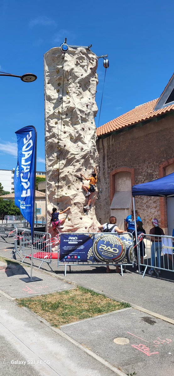 [#Prox] Avant-dernière étape ce vendredi pour le dispositif Prox de <a href="/RaidAventureRAO/">Raid Aventure Organisation</a>, avant une trêve estivale bien méritée !
Et nous poursuivons et terminons notre tournée dans les Bouches-du-Rhône à #PortDeBouc, dans le quartier des Aigues-Douces. 

Étaient présents à nos