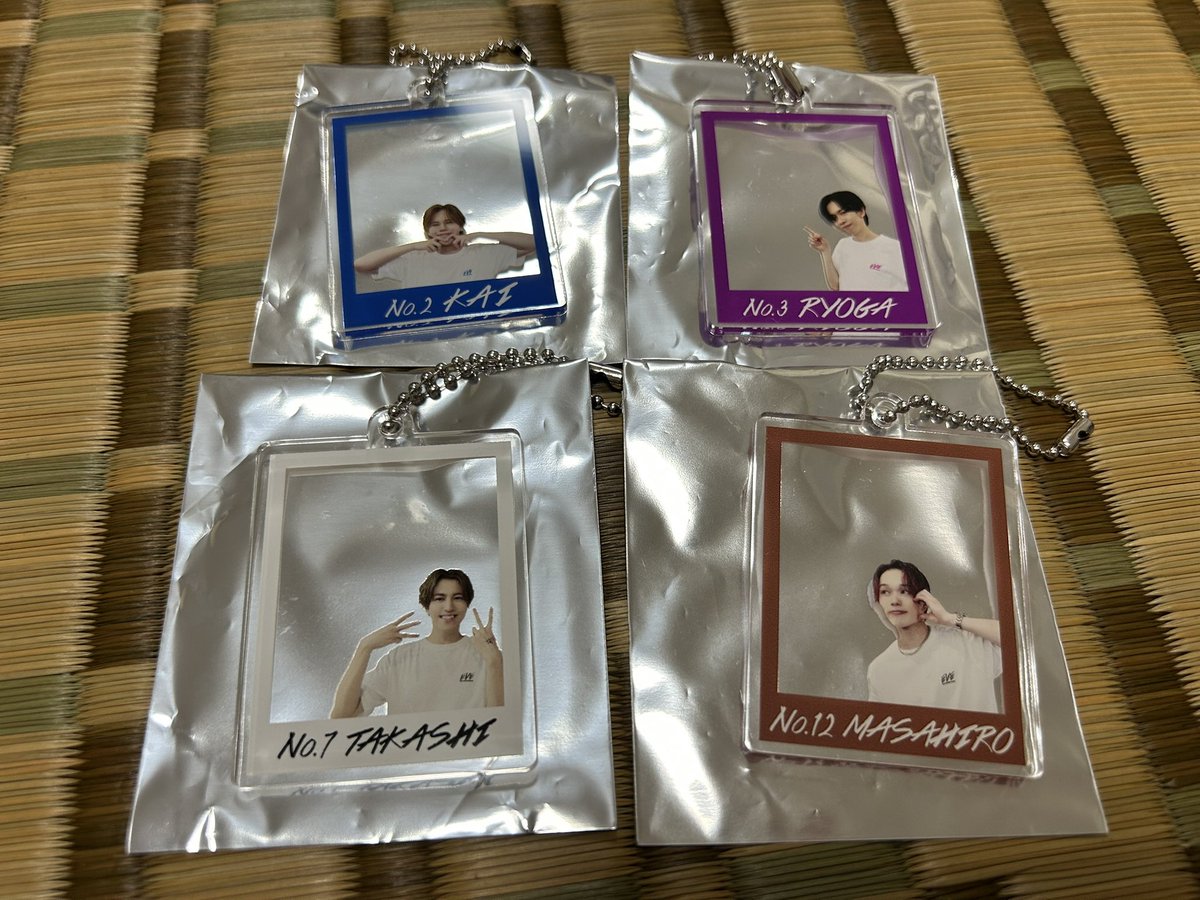 超特急 交換 譲渡 買取 アクリル フレーム キーホルダー アクキー

【譲】 画像 カイ、リョウガ、タカシ、マサヒロ

【求】 定価+送料

郵送希望📮
お心当たりのある方は、お気軽にお声掛けください！