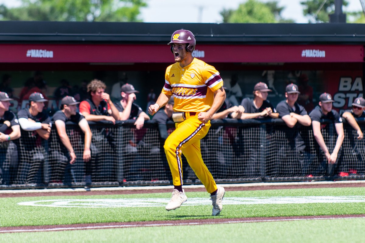 Another <a href="/MLB/">MLB</a> debut in the books for the Chippewas tonight 📚

They grow up so fast 🥲

#FireUpChips🔥⬆️⚾