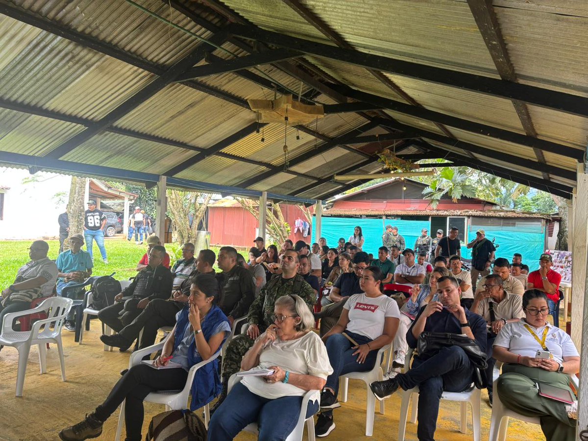 MinInterior's tweet photo. @AABenedetti @GabrielRondonO @Jomary_O @JaimeBerdugoP Este #PMUV contó con la participación de firmantes del Acuerdo Final de Paz 🕊 y delegados de entidades nacionales y organismos internacionales, como: @UAcuerdoPaz, @ARNColombia, @RenovacionCo, @ComisionadoPaz y @MisionONUCol, entre otros.
#ConDignidadCumplimos ✊🏽🕊 https://t.co/cLowH1vqGo