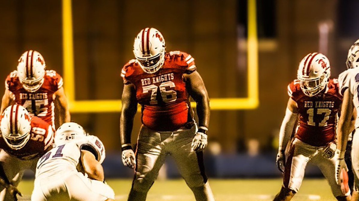 2027 OL DaJohn Yarborough was offered by North Carolina today.

He talks UNC. He also has a Penn State visit set for the whiteout.

(VIP) 247sports.com/article/2027-o…