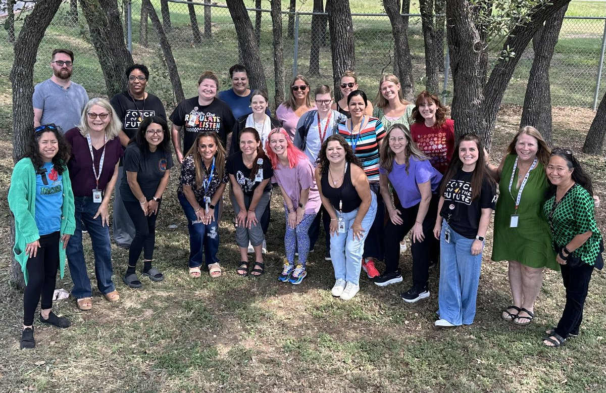 Lisa Robertson tweet media