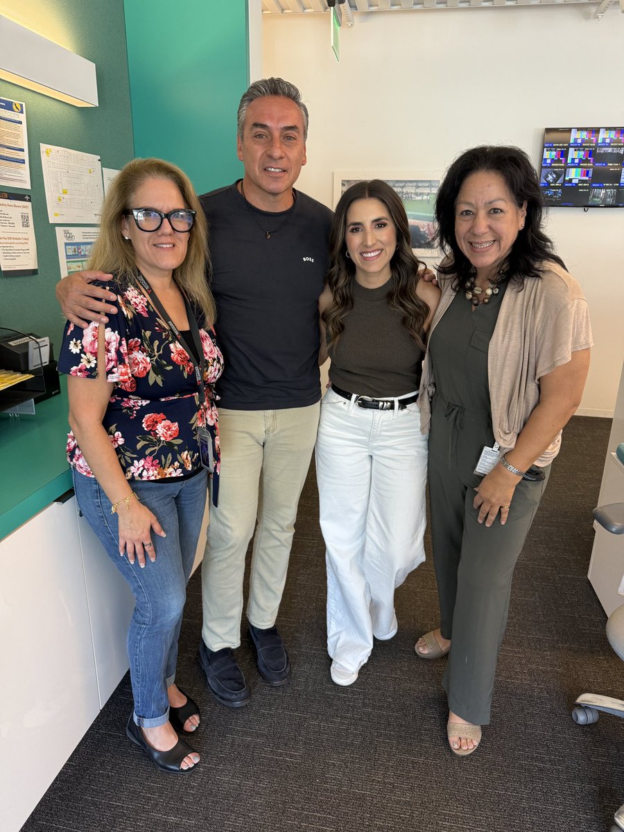 Edgar Muñoz (@edgarmunozs) on Twitter photo Con puro talento en el buró de <a href="/TelemundoNews/">Noticias Telemundo</a> con @karcarranza1 María Elena García Villalobos y la estrella de #nbc @camilabernal Con puro talento en el buró de <a href="/TelemundoNews/">Noticias Telemundo</a> con @karcarranza1 María Elena García Villalobos y la estrella de #nbc @camilabernal