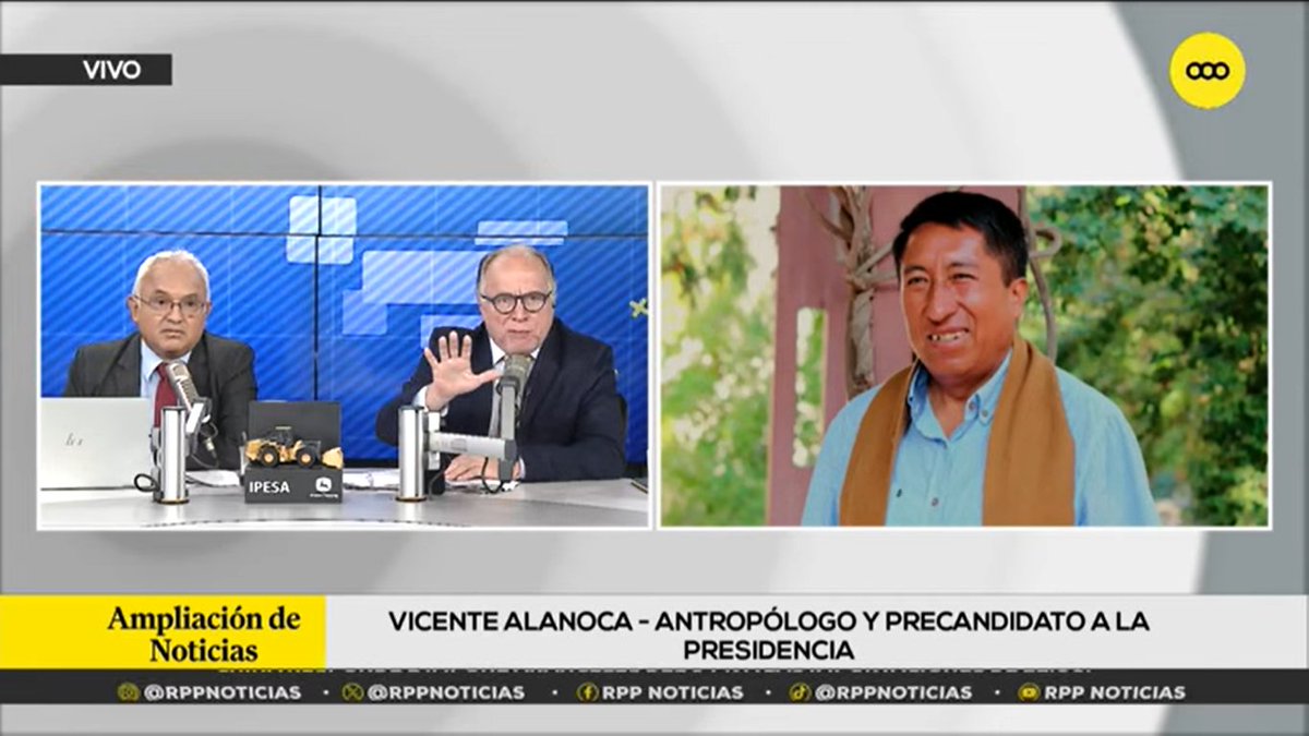 DanteBobadilla's tweet image. El huachafo de Fernando Carvallo elogia a Vicente Alanoca por haber presentado una tesis en aymara, como si eso fuera un logro científico ja ja ja Se pasa este caviarón. Luego llama "filosofía" a la burda frase "por el buen vivir". Ya veo por quién votará este adefesio.