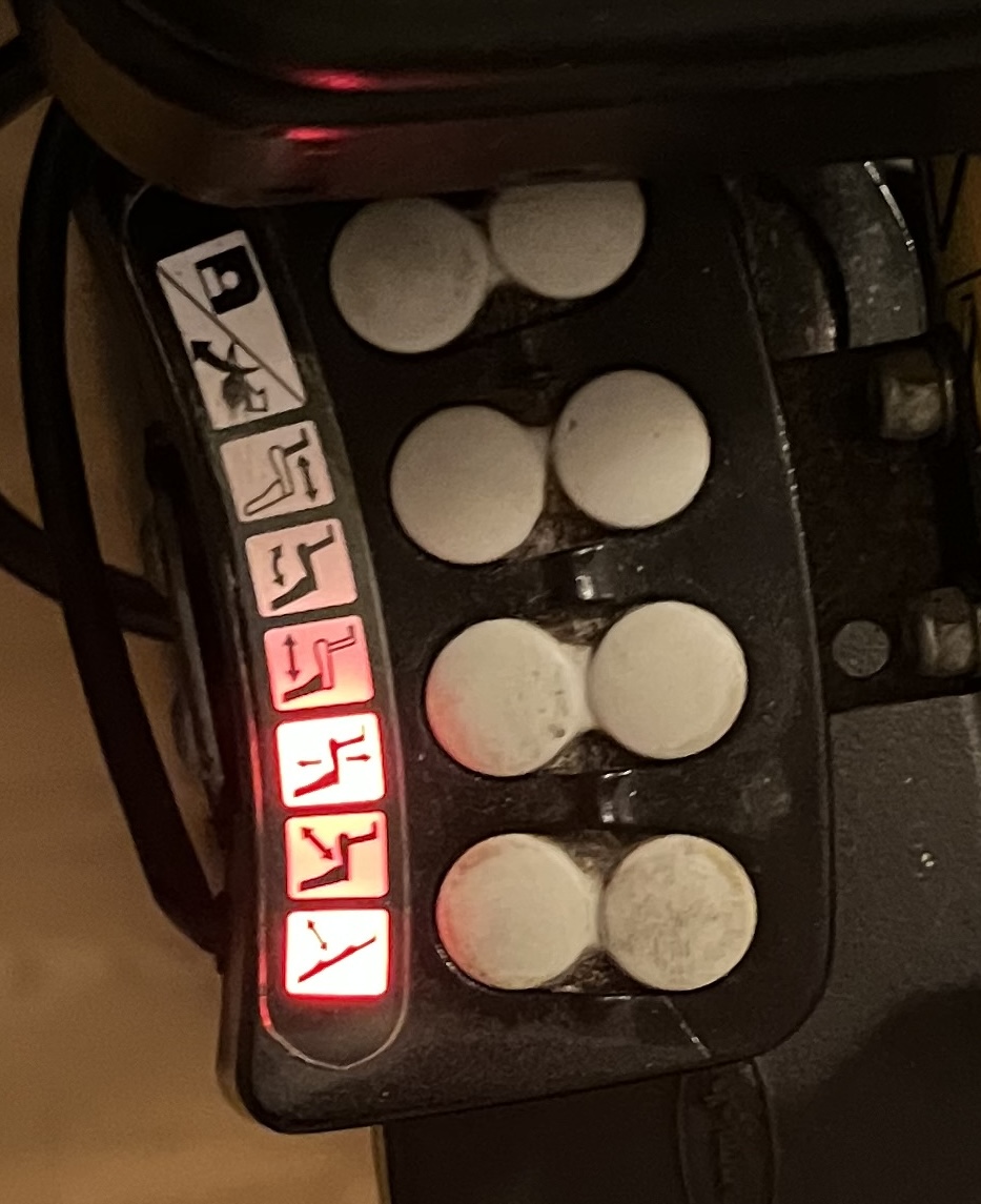 HH23tt's tweet photo. @everyoneisdumb Do you happen to know where the microswitches are for a C500 standing chair for the standing actuator? I can drive the C500 if it's standing up, but on the way down ICS lights turn red and it won't drive any more. Someone suggested a bad microswitch… https://t.co/wPCFV4Pnm9