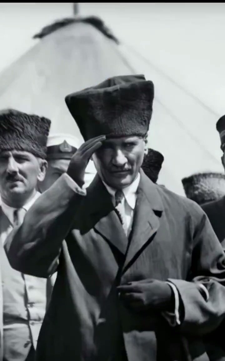 Daha dün Ulu Önder Atatürk'e ayyaş diyenler, bugün çıkmış ne büyüksün  Atatürk diyorlar.

Yavaş dönün lan! "Ümmet yetişemiyor" 

#kadınkatliamınason #cezveicinadalet
Türkiyeli babandır! Dersim -iz  Beşiktaş 
#Yeniifşa