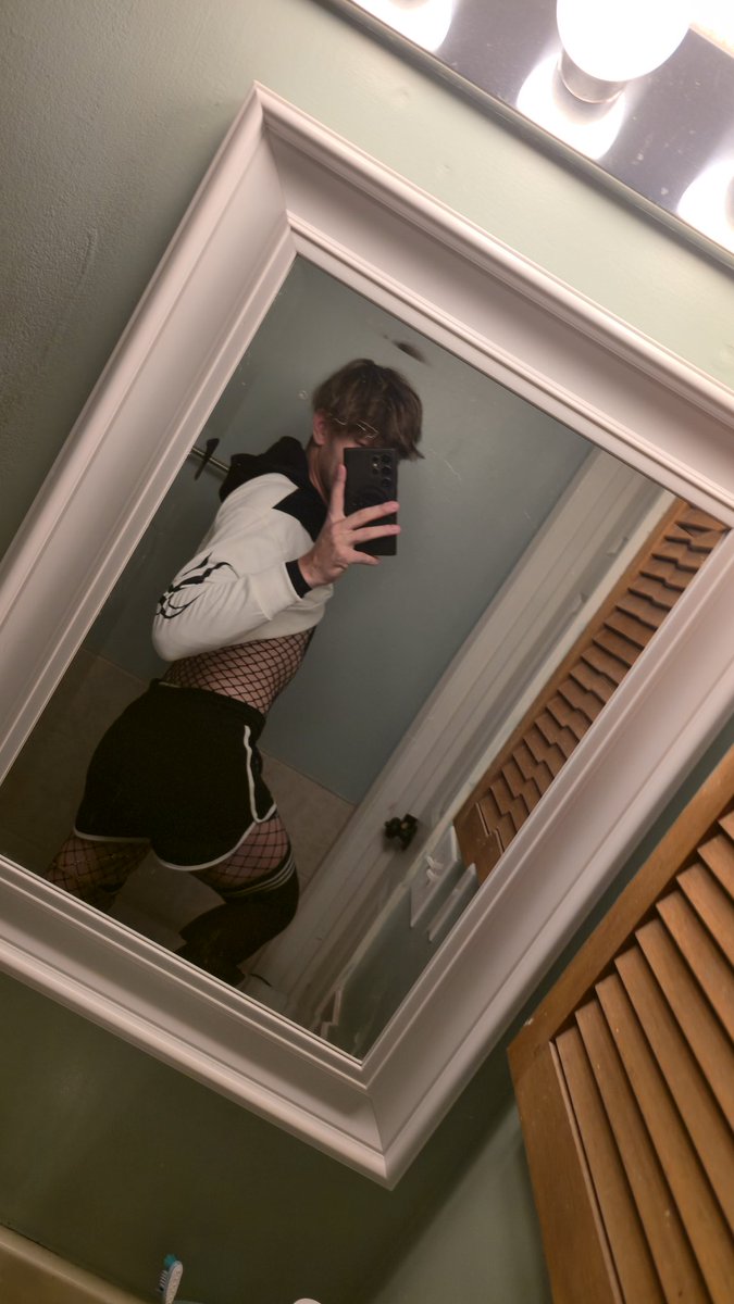 Cute pics for #femboyfriday enjoy uwu