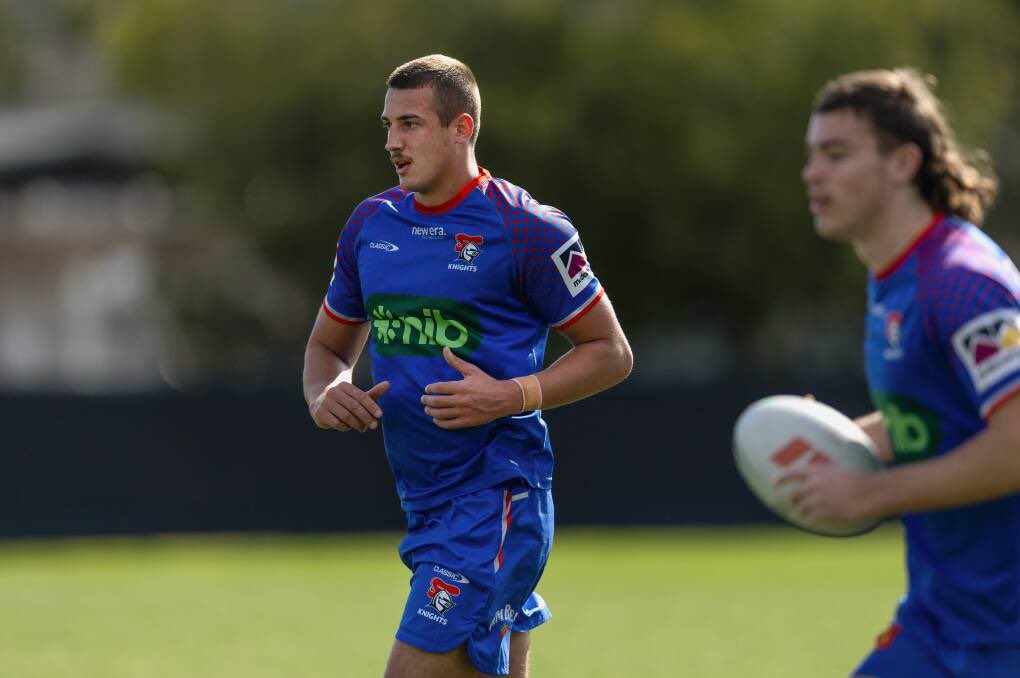 Knights half in shop window but has no plans to play in a team coached by his dad #NRL #RugbyLeague #SuperLeague newcastleherald.com.au/story/9030780/…