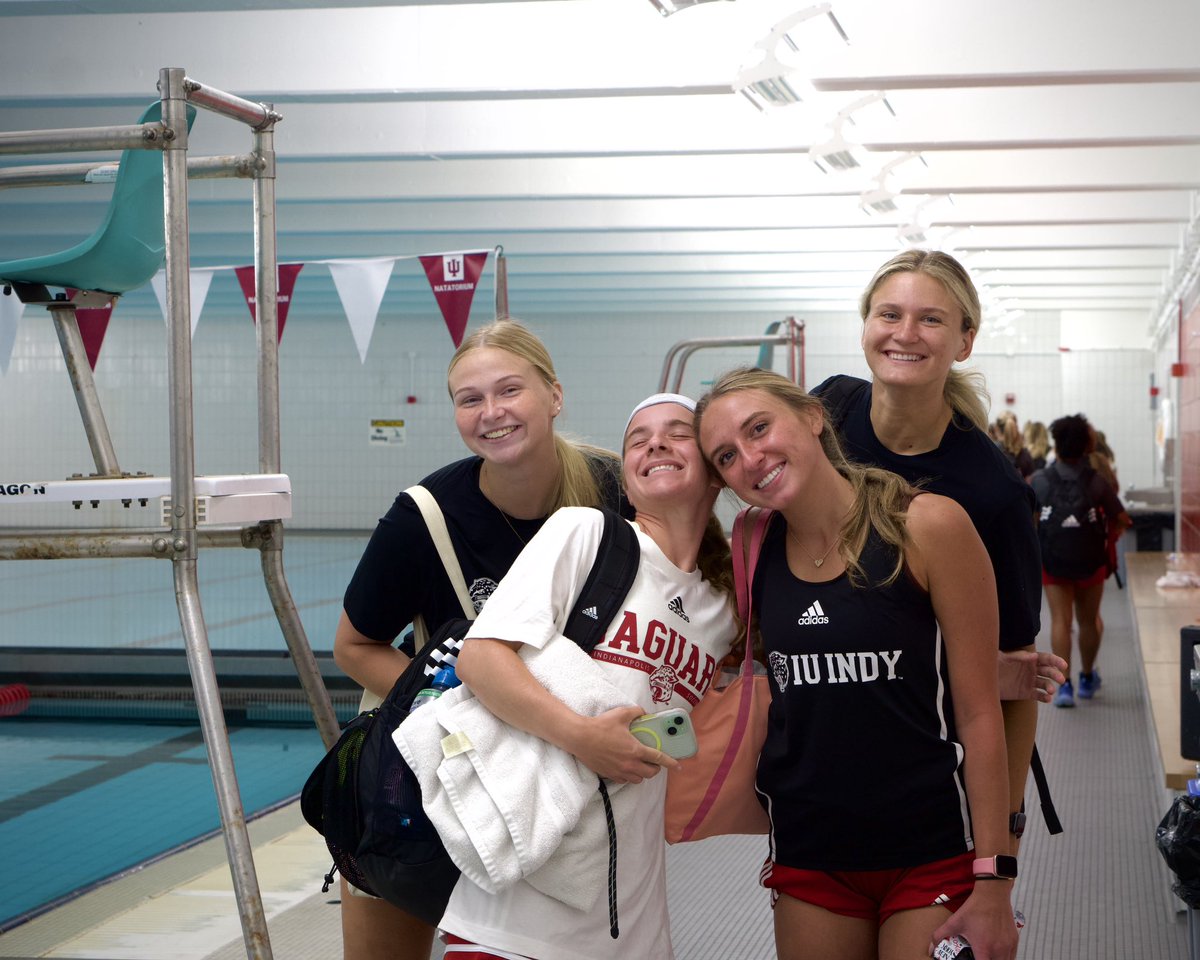 iuindy_wsoc's tweet photo. Trip to the poollllll 🏊

Figure out our synchronized swimmer 🤨
#gojags https://t.co/gWV41zIvr1