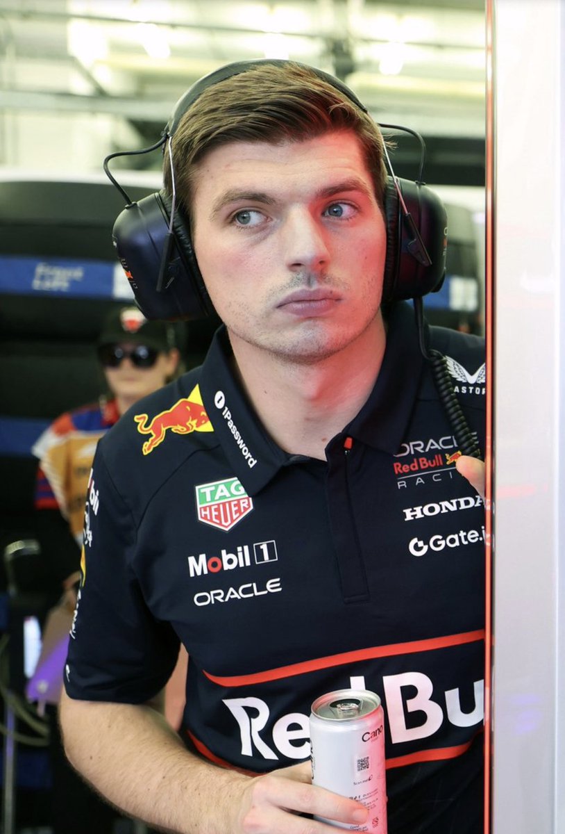 maxversnoopy's tweet image. when the neighbours argument sounds good asf 🤣😭