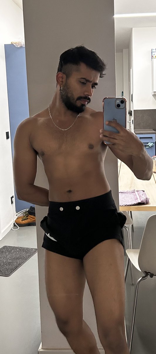 Brown Guy (@brown_and_raw) on Twitter photo 