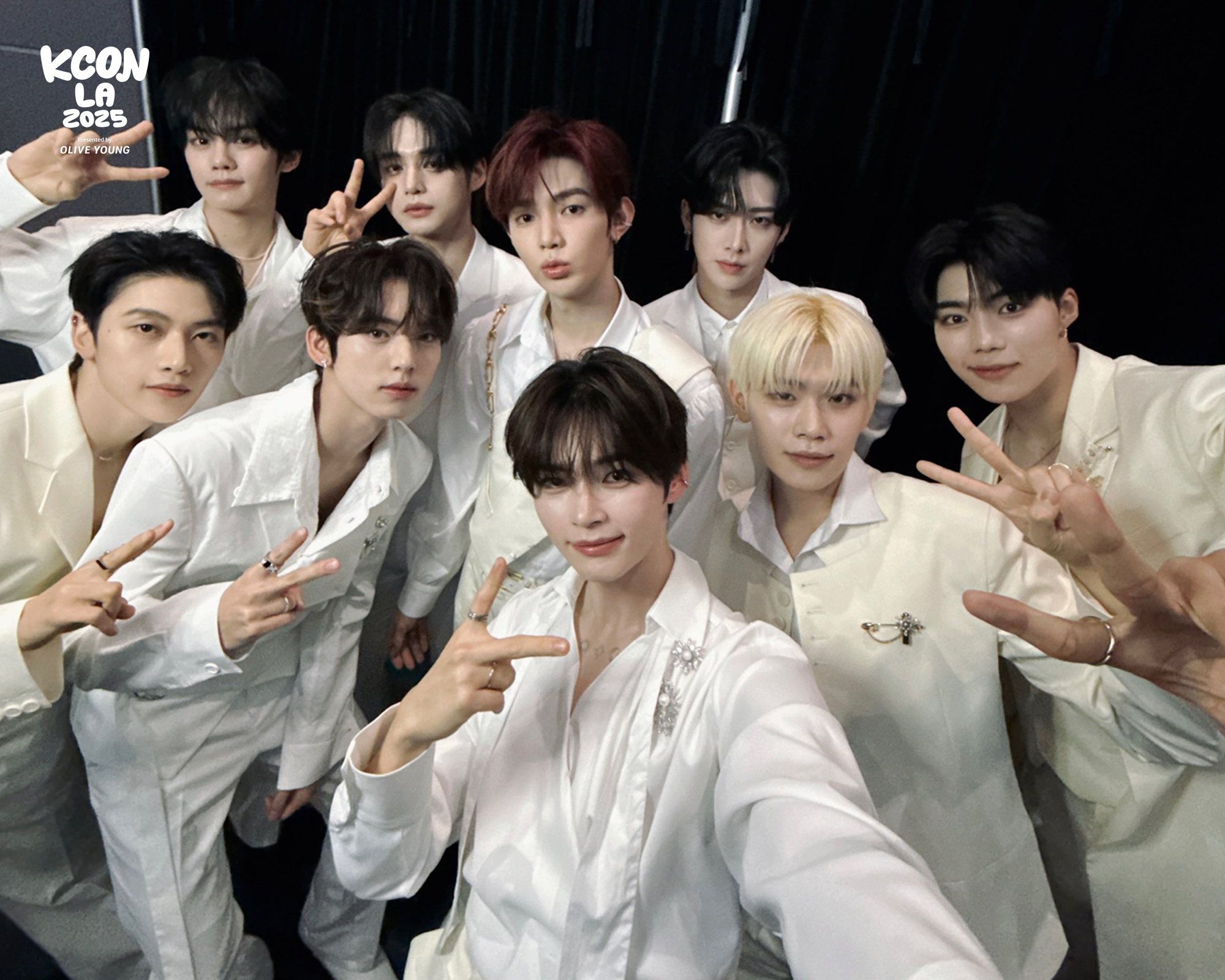 GxTTqkBbwAA7Nqb?format=jpg&name=large