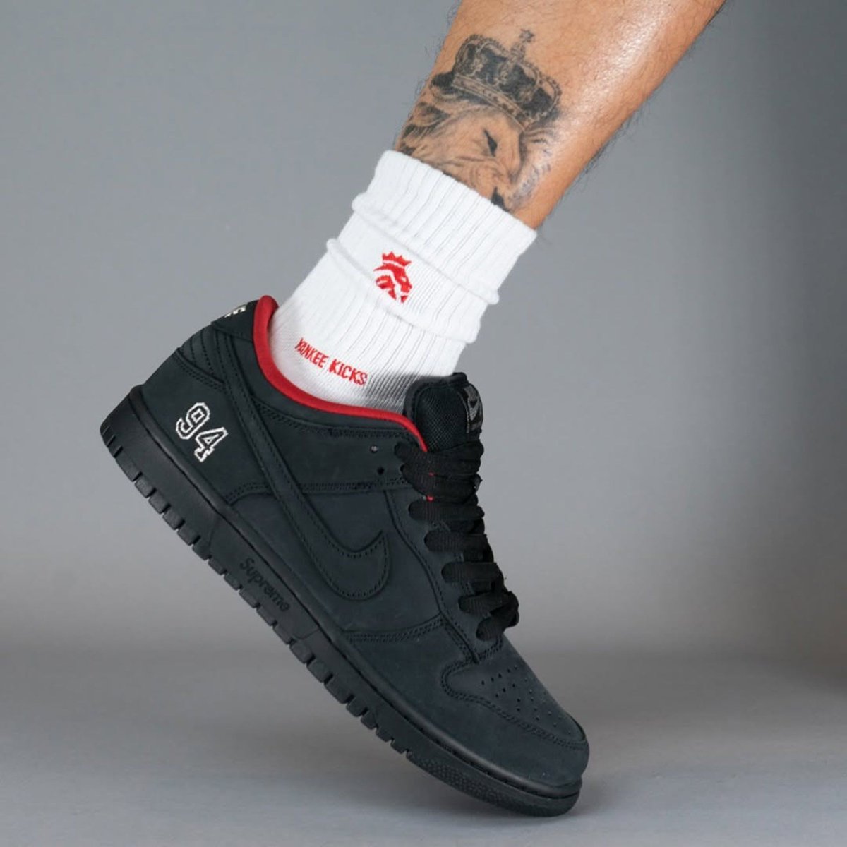 JustFreshKicks's tweet photo. Supreme x Nike SB Dunk Low "Black" (2025) 🖤🛹 https://t.co/mgvo2ha6bi