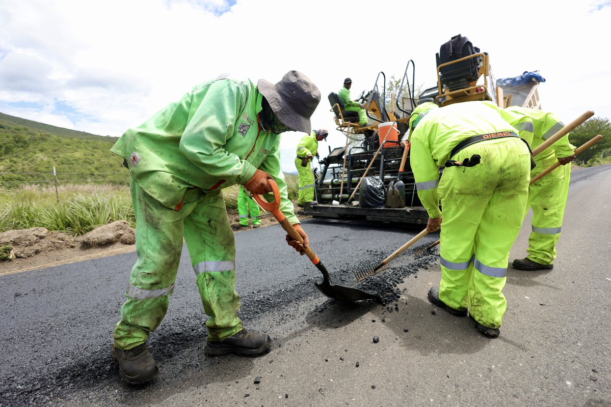 Salomón Jara Cruz (@salomonj) on Twitter photo CON EL PLAN LÁZARO CÁRDENAS, VAMOS A REHABILITAR MÁS DE MIL KM DE CAMINOS PARA EL BIENESTAR DE LA MIXTECA
Encabezamos el banderazo de inicio de obras del Plan General Lázaro Cárdenas del Río en Santiago Juxtlahuaca, junto al titular de la <a href="/SICTmx/">SICT México</a>, Jesús Antonio Esteva Medina, CON EL PLAN LÁZARO CÁRDENAS, VAMOS A REHABILITAR MÁS DE MIL KM DE CAMINOS PARA EL BIENESTAR DE LA MIXTECA
Encabezamos el banderazo de inicio de obras del Plan General Lázaro Cárdenas del Río en Santiago Juxtlahuaca, junto al titular de la <a href="/SICTmx/">SICT México</a>, Jesús Antonio Esteva Medina,