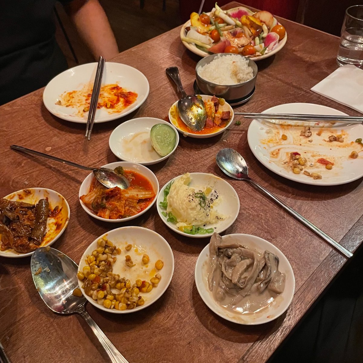 I'm not used to boys' (or mostly-old-geezers') nights out, but I had great fun with a couple of pals last night. We went to Sunn's, where we had a delicious dinner full of little surprises. A most welcoming and hospitable restaurant. Good wine, too.