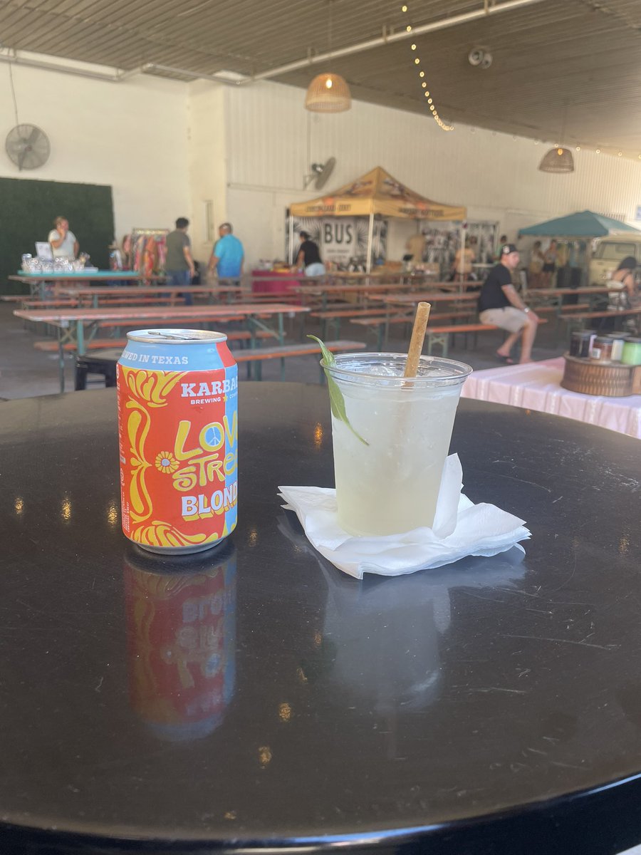 jalomo850's tweet image. @MikeTaylorShow @thisninagirl first round on me. First Friday Corpus Christi tx.