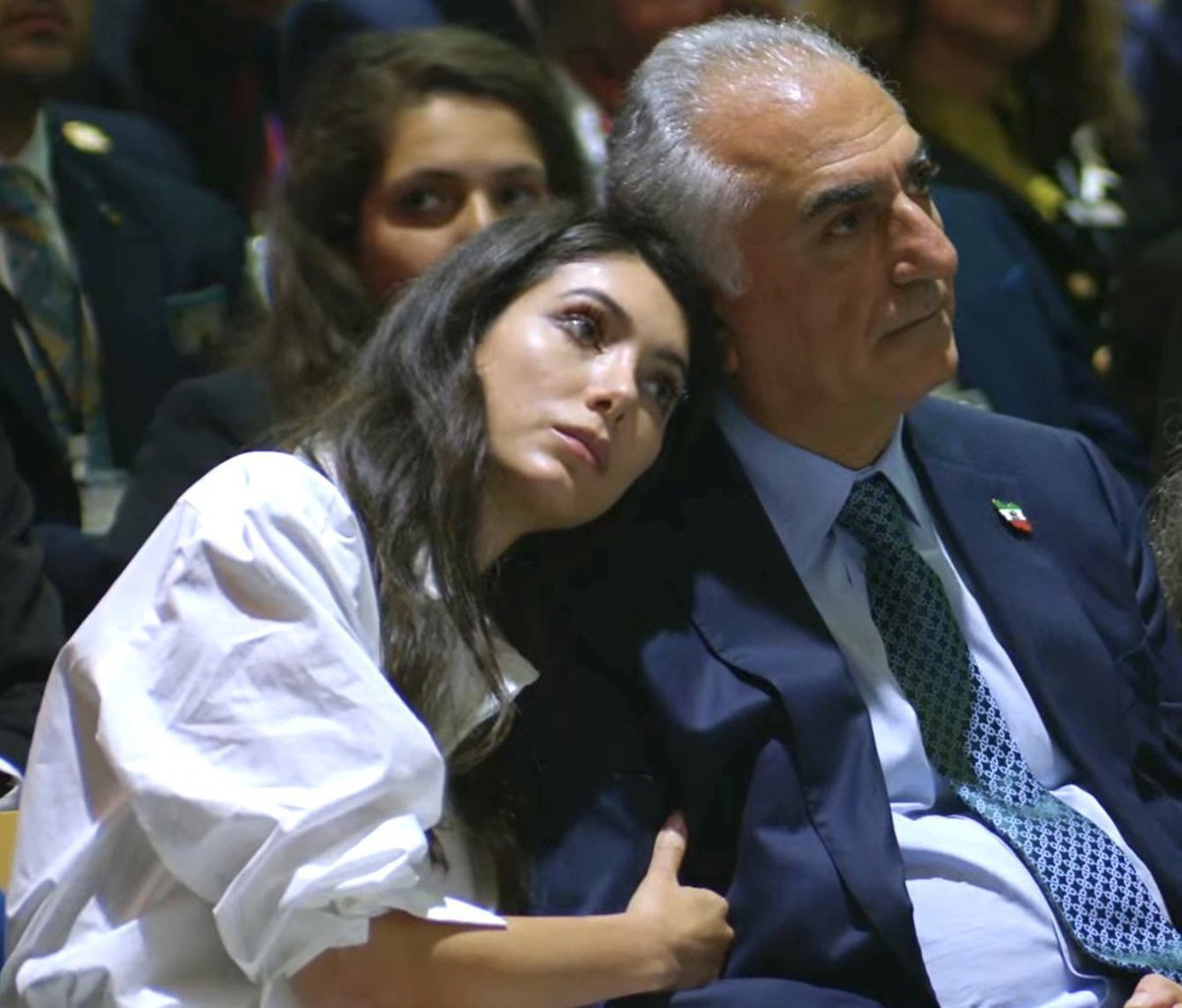 𓄂✺Yaar - يار قدیمی🎗️ (@yaarghadimi) on Twitter photo <a href="/PahlaviReza/">Reza Pahlavi</a> درود بر شهریار ایران.
ایراد بزرگ این سپیدنامه اینه که امنیت جانی شما رو کاملا نادیده گرفته و بصورت غیرمستقیم حفرههایی ایجاد کرده که برای ترور شما مشوقهای بزرگی ایجاد میکنه.
سازوکار پیشنهادی طوریه که بعد از فروپاشی، هستههای باقیمانده رژیم تروریست چهارماه کامل فرصت دارند که برای <a href="/PahlaviReza/">Reza Pahlavi</a> درود بر شهریار ایران.
ایراد بزرگ این سپیدنامه اینه که امنیت جانی شما رو کاملا نادیده گرفته و بصورت غیرمستقیم حفرههایی ایجاد کرده که برای ترور شما مشوقهای بزرگی ایجاد میکنه.
سازوکار پیشنهادی طوریه که بعد از فروپاشی، هستههای باقیمانده رژیم تروریست چهارماه کامل فرصت دارند که برای