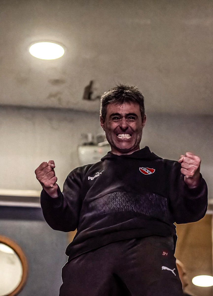 ❗️EL “REY DE COPAS” NO GANA UNA COPA NACIONAL DESDE 1️⃣9️⃣3️⃣9️⃣

🤷Patronato, Arsenal, Colón, Central Córdoba, Talleres.. son algunos de los recientes campeones

☠️Pero a Independiente se le niega desde hace 86 años

👕Belgrano, con casaca celeste, lo eliminó de la #CopaArgentina