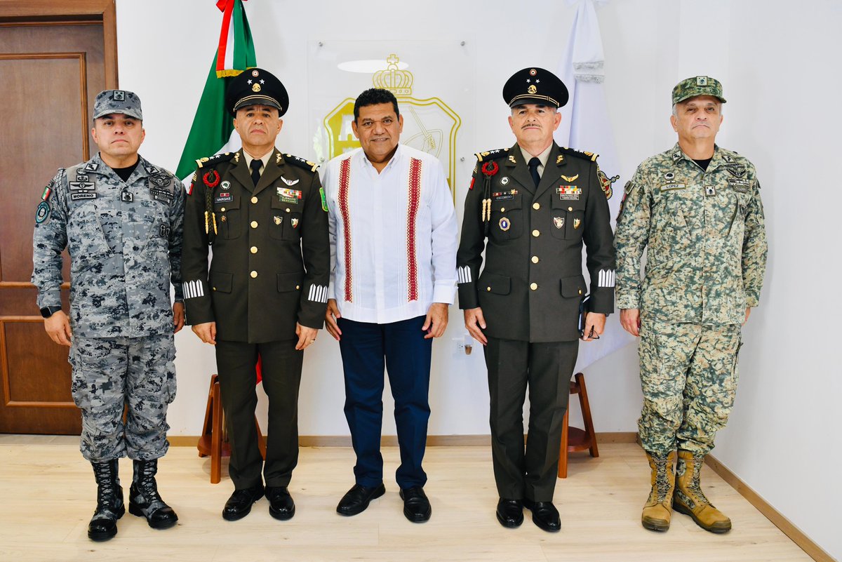 Dimos la bienvenida al Gral. de Bgda. D.E.M. Antonio Ramírez Escobedo, quien tomó Protesta de Ley como Comandante de la 38ª Zona Militar, con sede en Tenosique, así como al Gral. de Bgda. D.E.M. Julio César Moreno Mijangos, nuevo Coordinador Estatal de la <a href="/GN_MEXICO_/">Guardia Nacional</a> en Tabasco.