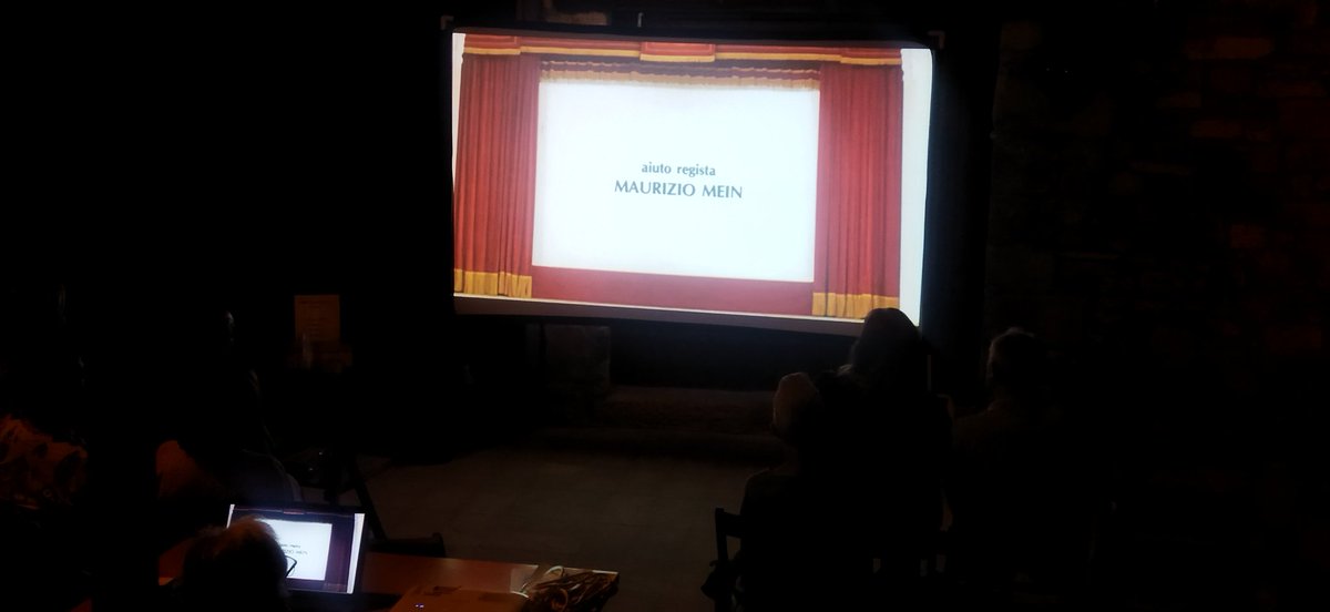 XaviRosApa's tweet image. Vespre de cinema a la fresca amb @ViuGuimera  
Splendor d'Ettore Scola narra la història del cine (la sala i el setè art) en un petit poble italià. Mastroianni interpreta el propietari del cinema que dona títol al film...
#Guimerà #ValldelCorb #Urgell
#RepúblicaCatalana