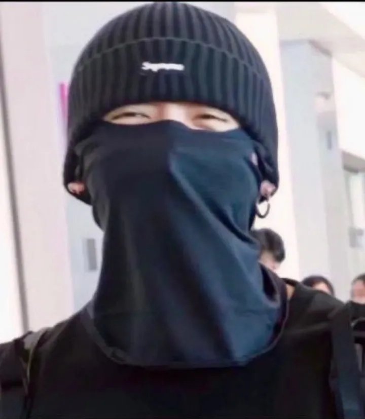 AnaMaria_9795's tweet photo. Jungkook, disimula ahí viene Jimin 🤭
Tan bonito https://t.co/9ndOeBOTHk