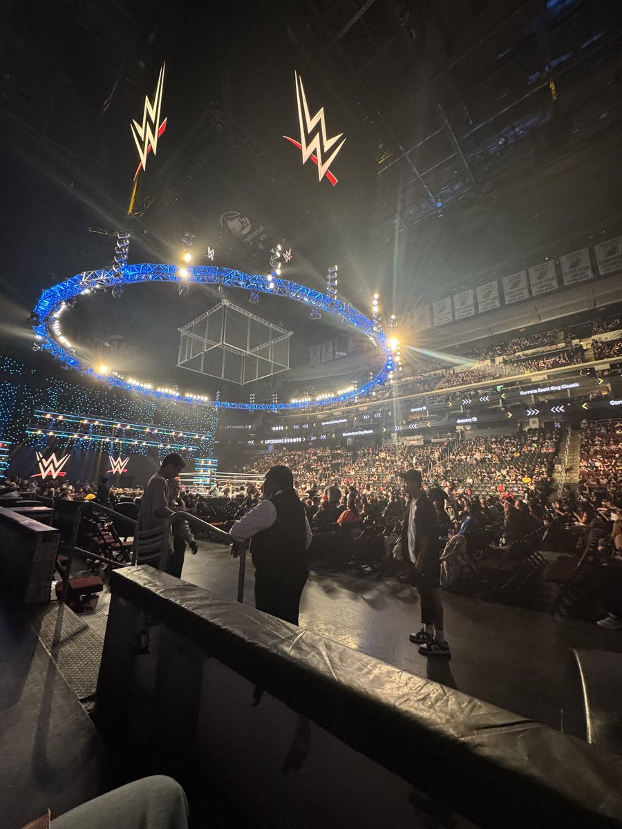 f0reverluvs's tweet image. SMACKDOWN IM HEREEEE