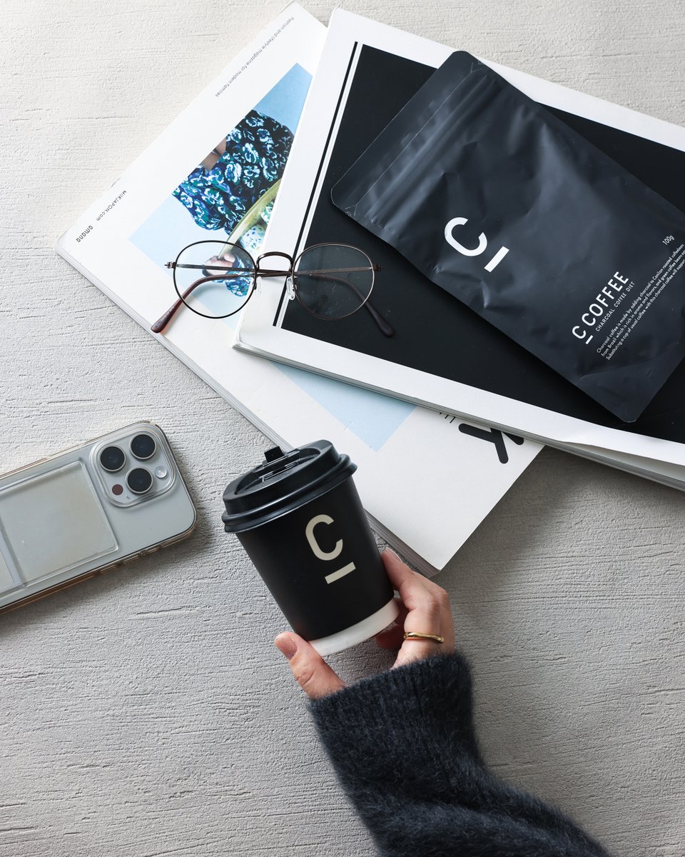 ┏━━━━━━━━~┓  
┃ C COFFEEで実現 ┃  
┗━v━━━━━━━┛  
　健康的な毎日、  
　そのヒミツとは？

➀ 「毎朝の1杯」＝ 習慣化しやすい☕
② ダイエット中にも💥燃焼サポート成分
③ 美容と健康に◎ MCTオイル配合
④ お腹も満足🙌腹持ち成分配合