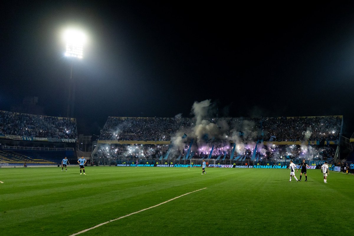 LA HINCHADA CON MÁS AGUANTE SIEMPRE FUE NUESTRA 😎🤜🤛😎