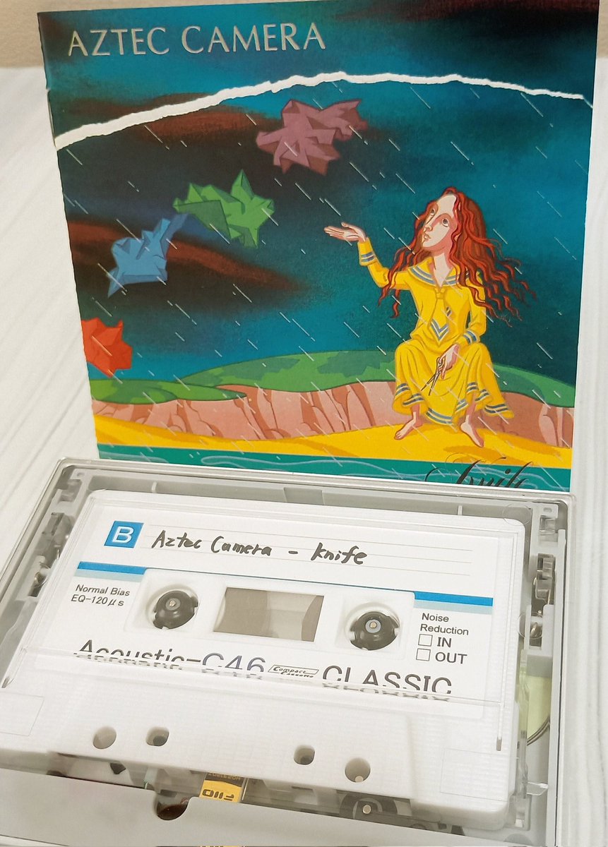 Jcatcatcom's tweet photo. Aztec Camera
Backwards And Forwards(邦題:過去・未来)/Knife(1984)
アコースティックなギターが奏でる美しいメロディ
メランコリックな感じと内省的な歌詞が印象的
まだ20歳のロディフレイムさんの歌う “Forever〜♪”は、胸がぎゅっとなる
Aztec Camera初期の名バラード
#FIIO #CP13 #カセット https://t.co/a0kC471yXE