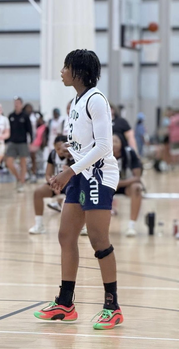 FBCNextUp's tweet photo. Huge congrats to @Jae_2027 on making 3rd Team on the S40 circuit! Jaela made massive progress this summer and is poised for an epic junior season 📈📈 #NextUpMovement #selecteventsbasketball https://t.co/gnKobI9awd