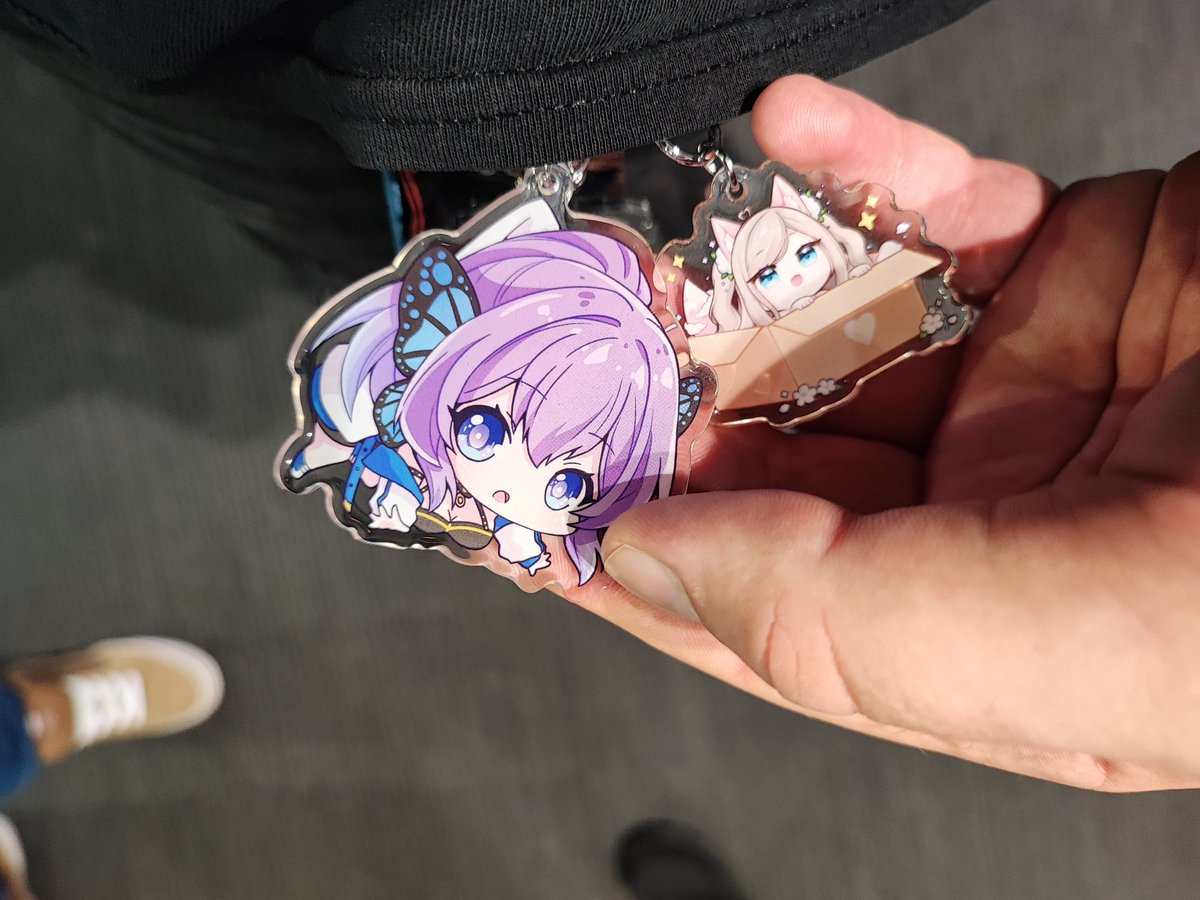 Wenn <a href="/HimechiiVT/">Himechii 🦋 26.01. BDAY STREAM | GerVTuber</a> und <a href="/Lifoxcious/">Lif 🌿✨</a> schon nich auf der animagic sein können, sind sie wenigstens so mit dabei
Gerade im Hotel angekommen nach dem letzten film und dann wieder morgen früh um 6 hoch