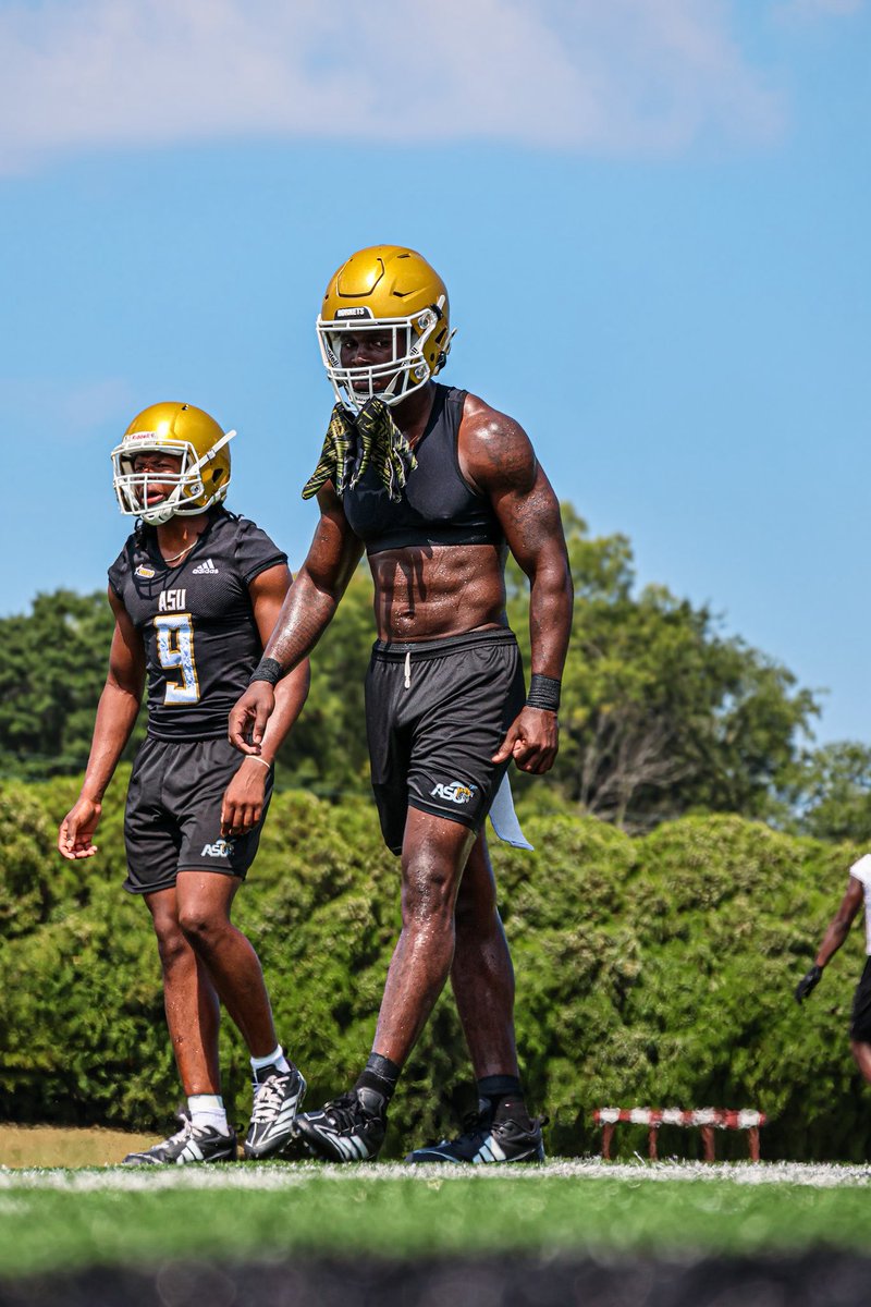 Earvin McKenzie tweet media