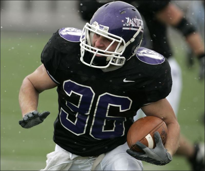 36 days until <a href="/MountUnionFB/">Mount Union Football</a> kicks off....put the 🐐in the <a href="/cfbhall/">College Football Hall of Fame</a>...and bring back these jerseys