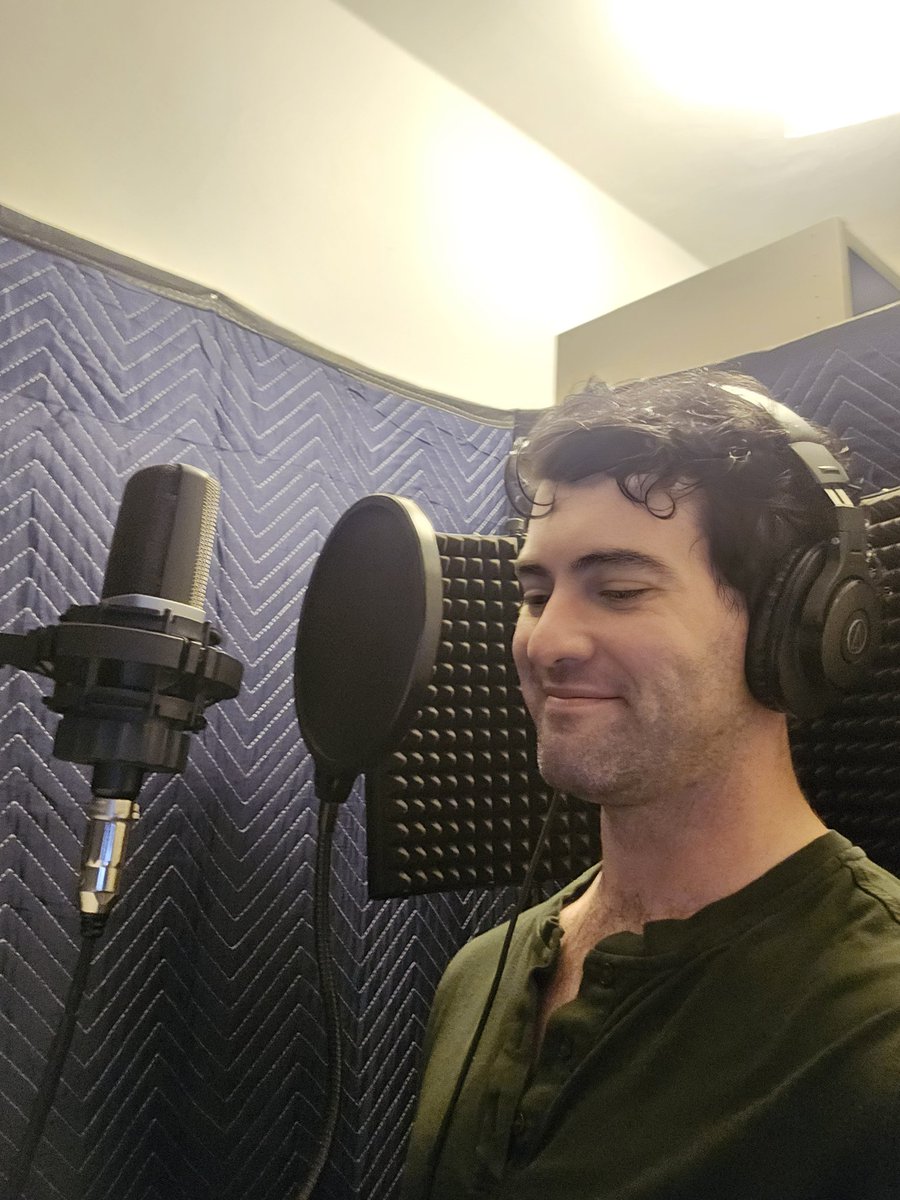 HBeesonVO's tweet photo. I never get tired of this job. Absolutely love being able to work on fun #vo projects and create silly voices! Can't say what it is just yet, but #legoland i love i ya. Thanks for the opportunity!
#voiceover #voiceactor #acting #recording #vosession #lovemyjob https://t.co/fyChJ9hJkA