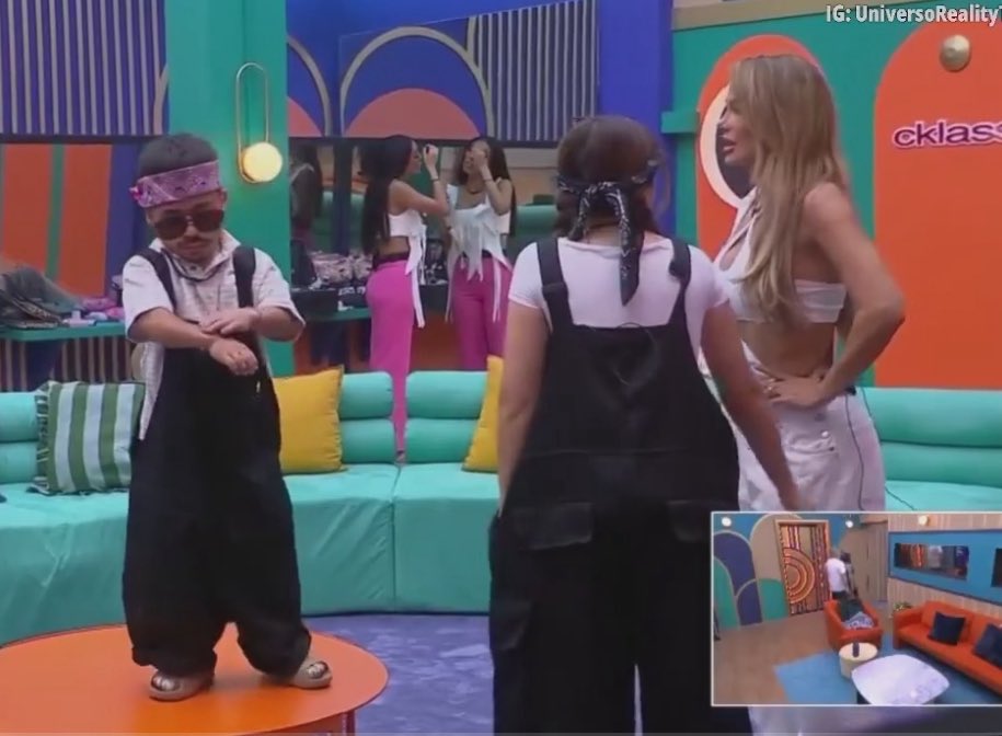 dragiscrack's tweet photo. Ninel le compró un outfit nuevo a su labubu #LCDLFMX3 https://t.co/V1fw6tGmlz