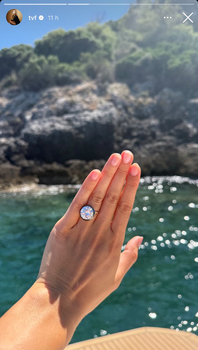pyritetonic's tweet photo. Shocked… ugliest ring I’ve ever seen https://t.co/IJKv2ZsVWO