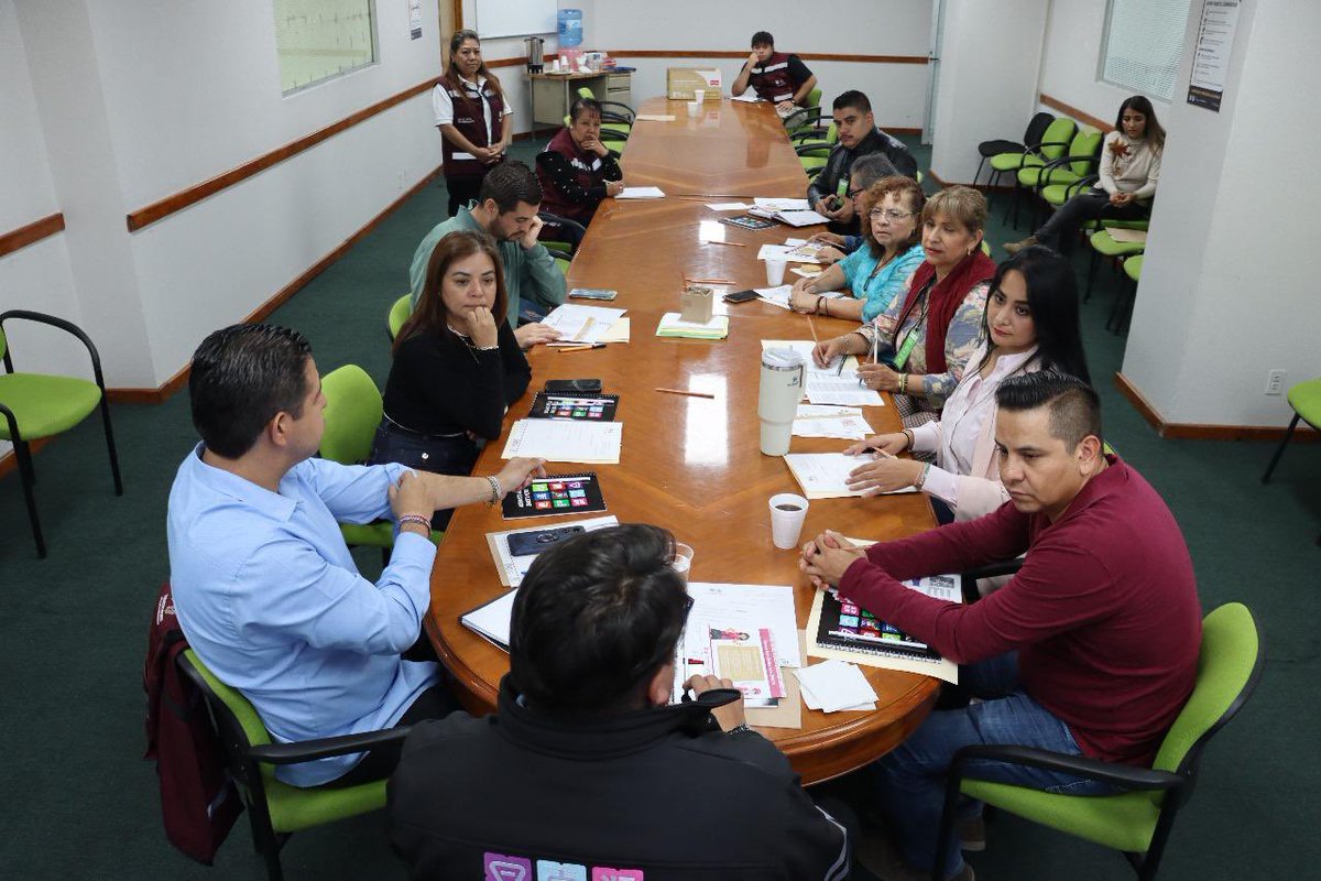 venaderoizt's tweet photo. Hoy concejales de la Alcaldía #Iztacalco, tuvimos mesa de trabajo con el Dir. de Enlace Interinstitucional de Christian Valdez y el Dir. de Coordinación Territorial Jean Carlo Bautista de la #SEMOVI

Trabajaremos en coordinación, viendo por los intereses de l@s iztacalquenses. https://t.co/vXlF7nlZ4e