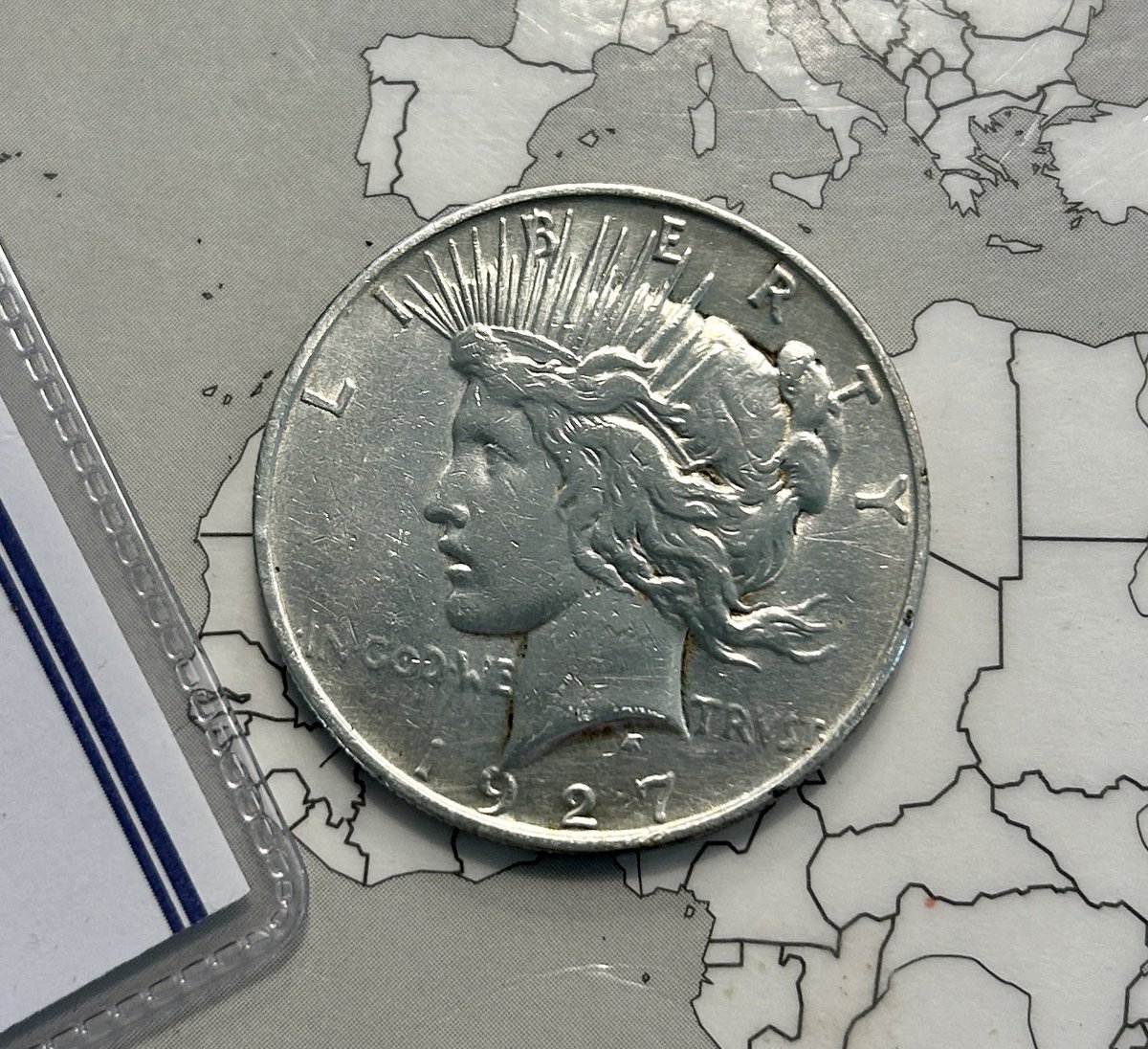 WadeQuick2's tweet photo. CZ 83 .380, 1924 Peace Dollar and Buck knives #edc #firearmsdaily #knife... https://t.co/mgCuV8cVTN via @YouTube https://t.co/qxu7Au2alj