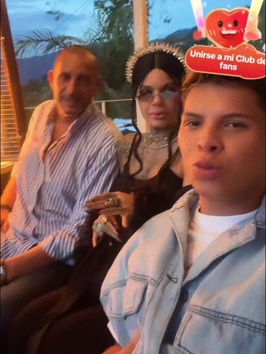 Amando este reencuentro 🤩🖤 Melissa, Emiro, El Flaco + Lorena, las chanclas 🗣️

#PandillaGateX
#PandillaGate