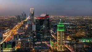 nawaaf32's tweet photo. #القايد
.
الله يعزك سيدي ويش سويت
من تحت ظلك للعلالي مشينا

حنا معك قصرٍ وبيتٍ بعد بيت
يدنا معك والمملكه به سرينا
 
نواف الشمري https://t.co/lVbhhdbF5v