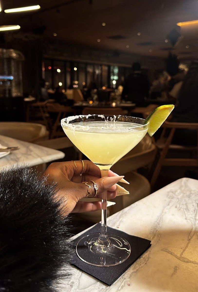 girl talk + lemon drops 🍸🩷