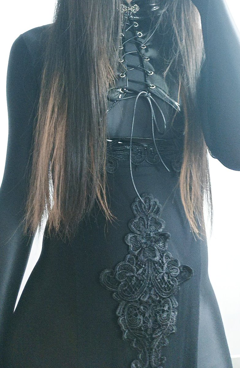 mtf_vanilla's tweet photo. 年龄大了，感觉自己已经不能待在男娘圈子了

不会拍照，不会化妆，没有身材也没有脸

有种惆怅的感觉 https://t.co/oHVsDk8Uf1