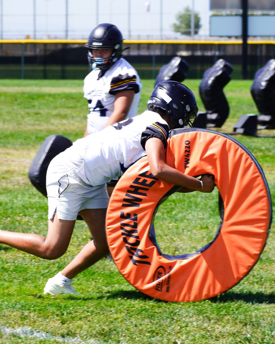 Helmets on, footballs flying, and smiles all around as MUHSD teams kick off official practice this week! 🏈🔥
Read more: muhsd.org/244897_2?artic…

#MUHSD #MercedCounty #HighSchoolFootball #FootballSeason #CentralValley