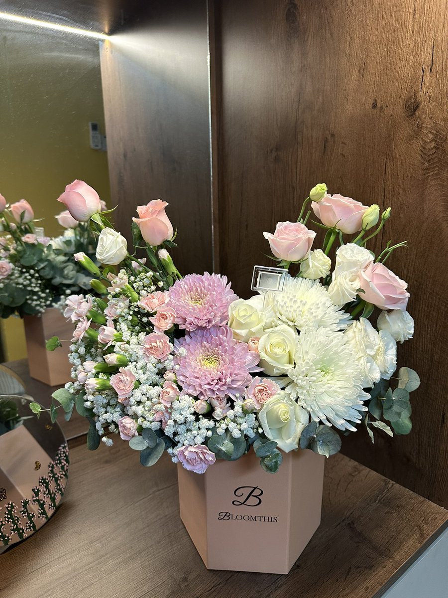 fifashafit's tweet photo. Still can’t get over this beautiful bouquet 🥰 The biggest and prettiest one yet. Thank you, sayang 💕 https://t.co/Yy9JoaZJ47
