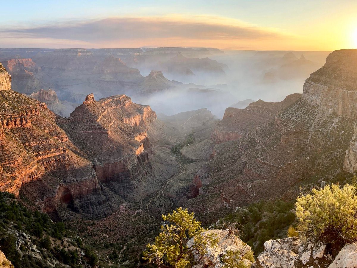 gbdrrrf's tweet photo. Since igniting on July 4 near the Grand Canyon’s North Rim, the Dragon Bravo Fire has burned over 111,000 acres, making it the largest wildfire in the continental U.S. this year and the 10th largest in #Arizona since the 1990s. Only 9% contained.
#DragonBravoFire #Wildfire https://t.co/Bhy1xvkO26