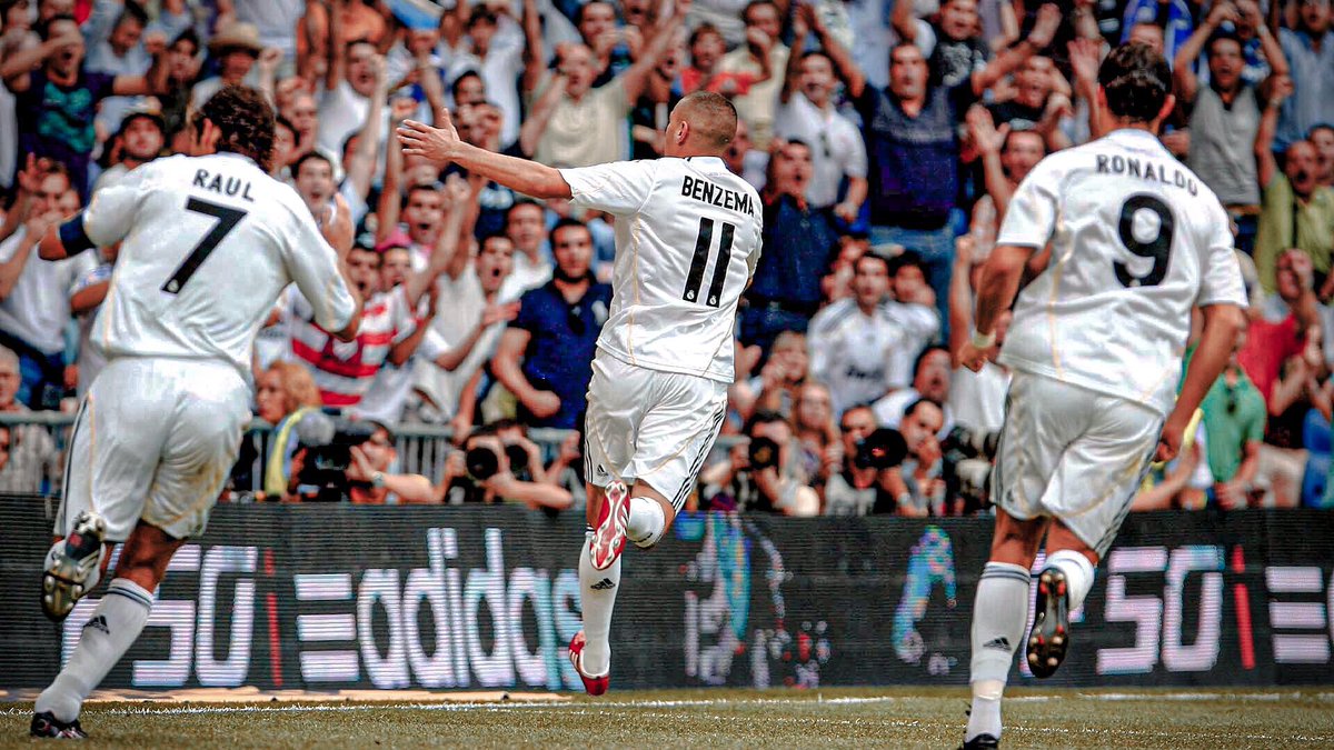 1129 goles con el Real Madrid en una foto.